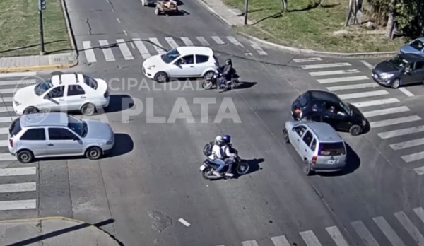 Chocó en La Plata y le secuestraron el auto: le faltaba la documentación