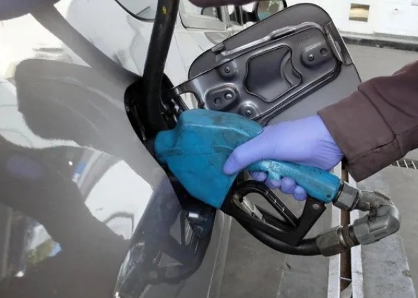 Ya no habrá nuevas subas en combustibles ni en tarifas de luz y gas