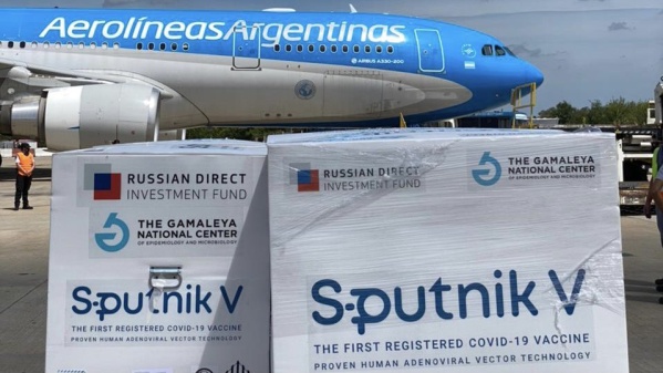Esta tarde llega el avión con la cuarta tanda de vacunas Sputnik V