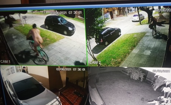 VIDEO: Salía a trabajar y se encontró con un hombre absolutamente desnudo paseando en bicicleta