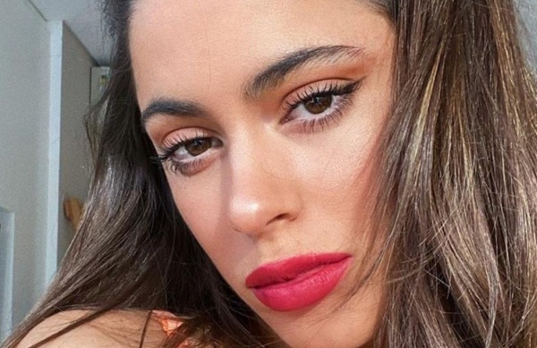 Tini Stoessel se levantó la remera y enloqueció a sus fans