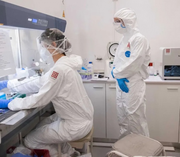 COVID-19: Con 94% de eficacia, la vacuna del laboratorio Moderna podría aprobarse este viernes