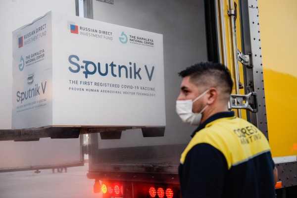 Rusia informó que la vacuna Sputnik V es eficaz contra la cepa británica