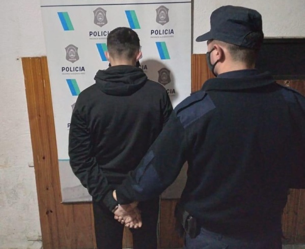 Detuvieron a un menor de edad por circular con una moto robada en Los Hornos