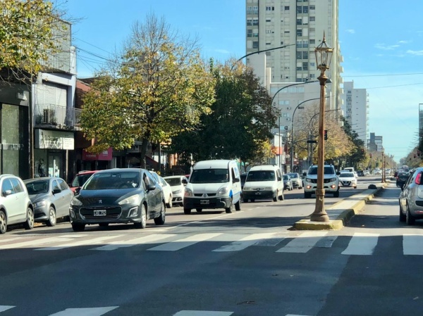 As&iacute; no funciona: por la ausencia de controles del municipio, hay gran circulaci&oacute;n en plena fase uno en la ciudad de La Plata
