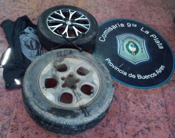 Ladrones de ruedas fueron detenidos en El Mondongo