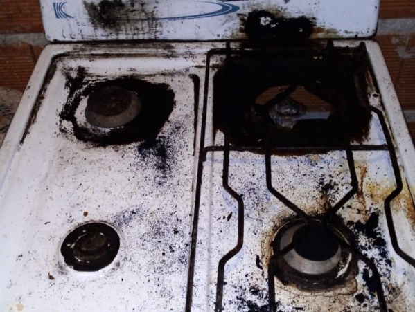 Se le prendi&oacute; fuego la cocina en La Plata y no puede comprarse una nueva: "Ni siquiera tengo para comer"