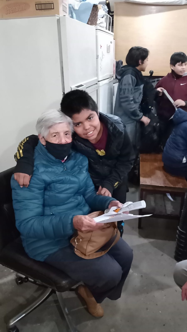 Es de La Plata, cumplió 91 años y pidió un regalo muy especial
