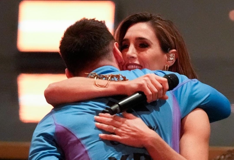 La emoción de Soledad Pastorutti al cantarle el tema ”Brindis” a todo el plantel de la Selección Argentina