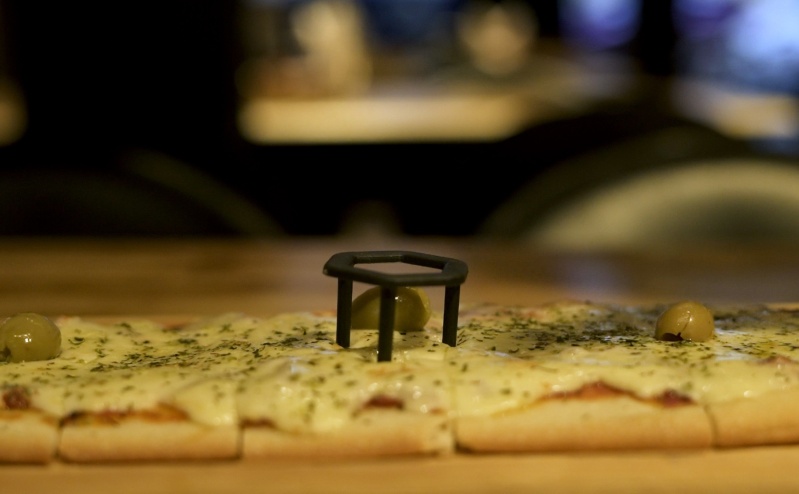 El creador del ”cosito de la pizza” es argentino: ”Estaba patentada, me robaron la idea”