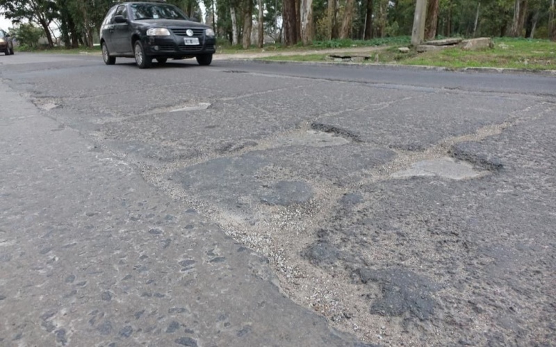 Vecinos denuncian el mal estado de las calles en La Plata