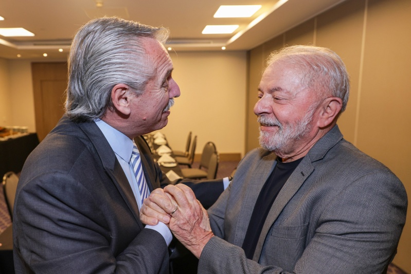 Alberto Fernández recibe a Lula da Silva en lo que es su primera visita como flamante presiente de Brasil