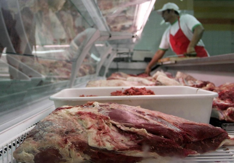 Precio de la carne: ultiman detalles del plan para comprar cortes un 10% más baratos con tarjeta de débito