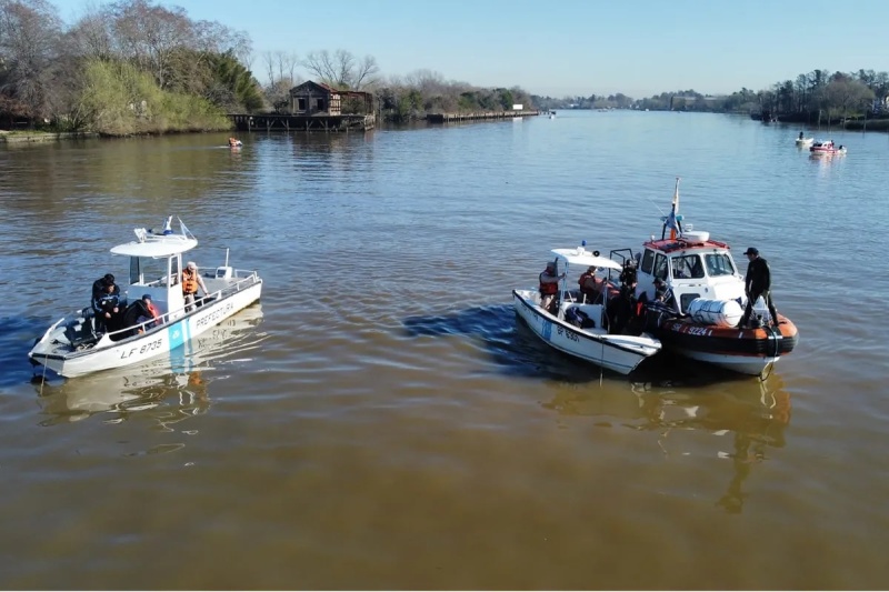 Prefectura encontró los cuerpos desaparecidos en el Río Luján donde se estrellaron una lancha y un bote