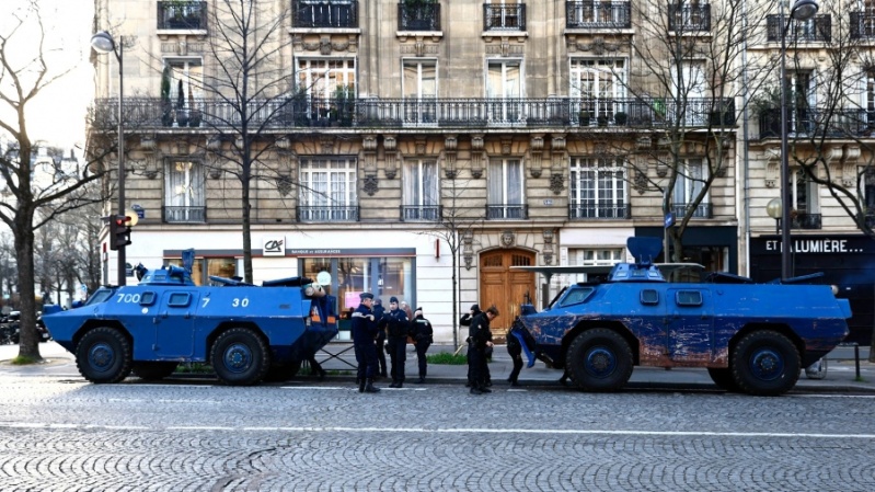Blindaron el centro de París para impedir protestas antivacunas