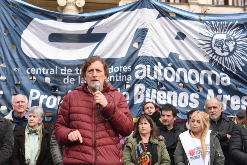 Comenzó la ”gran caravana federal” que unirá La Plata con Rosario: ”Necesitamos recuperar nuestra soberanía marítima”