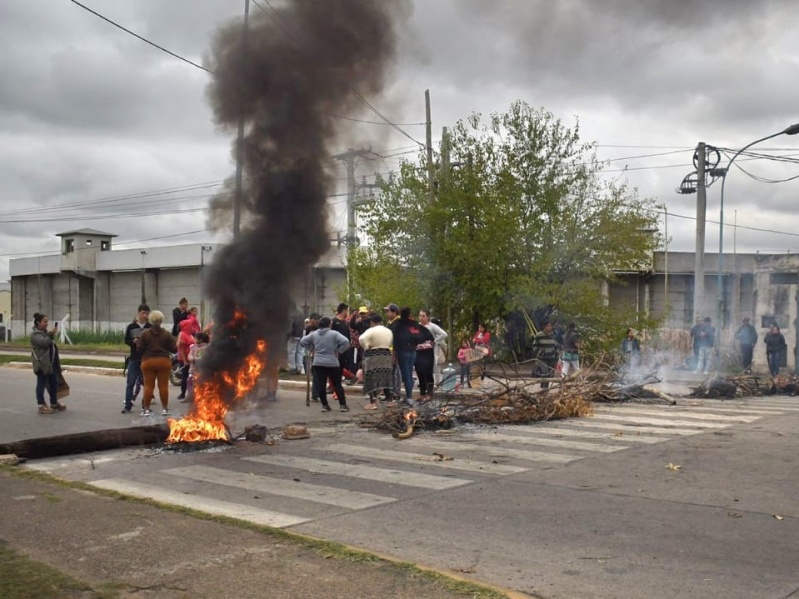Vecinos de Romero reclaman mejoras en las calles