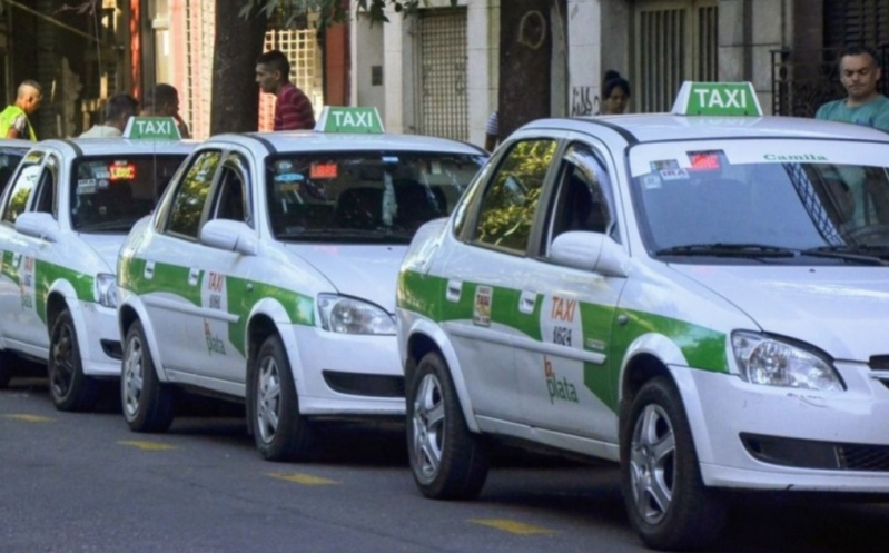 Taxistas platenses organizan una jornada de vacunación en la ciudad