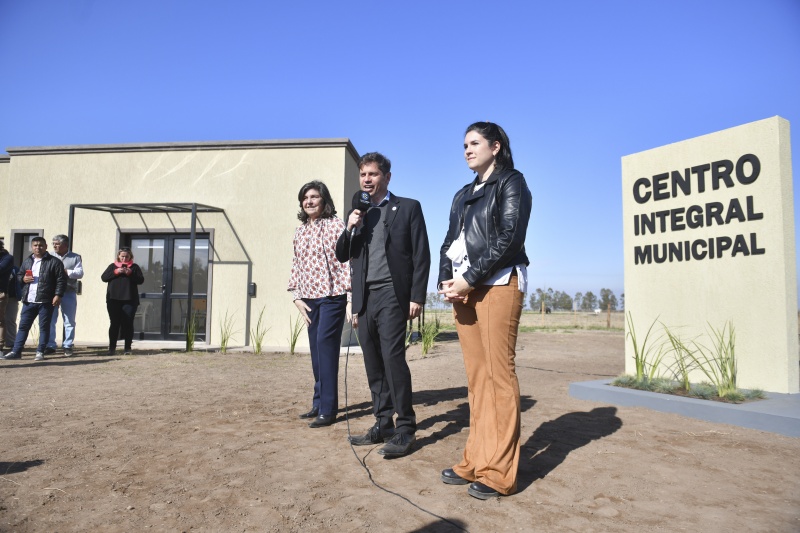 Kicillof inauguró obras en Carlos Tejedor: “Estamos acompañando a toda la producción de la Provincia”
