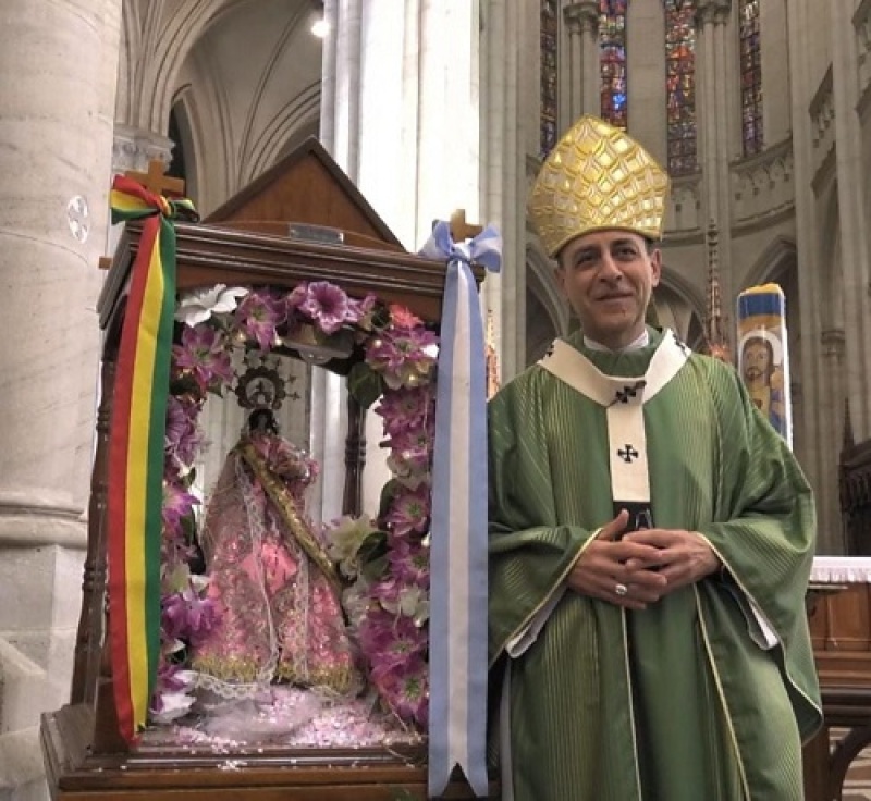 El arzobispo de La Plata acompañó a la comunidad boliviana en la celebración a la Virgen de Copacabana