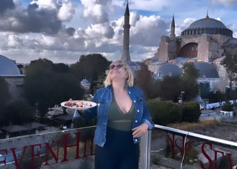 Nora Colosimo, la mamá de Wanda Nara, mostró su brillante cambio de look desde Estambul