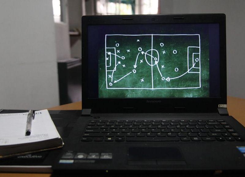 De manera virtual, comenzó el curso de directores técnicos de fútbol que llevan adelante el Municipio y la Liga Amateur Platense