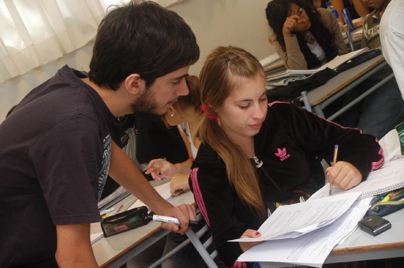 45.000 alumnos de la UNLP ya abandonaron sus estudios y advierten por el fracaso del Zoom