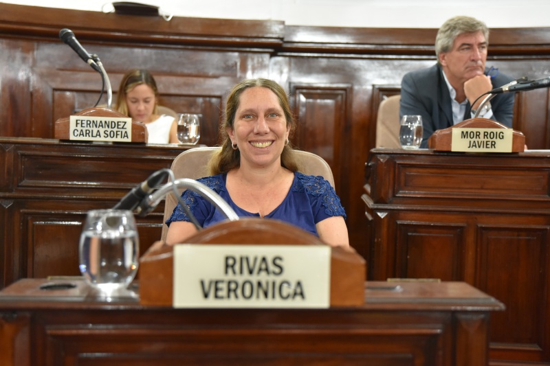 Verónica Rivas: ”El presupuesto 2023 es la voluntad política del intendente de mejorar todos los barrios de La Plata”
