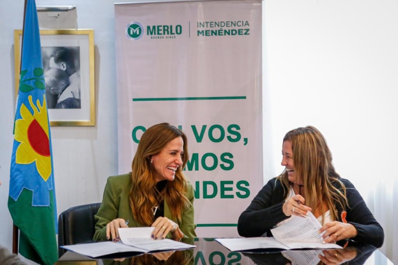 Tolosa Paz firmó convenios en Merlo para fortalecer los espacios de infancia y entregó insumos a instituciones parroquiales