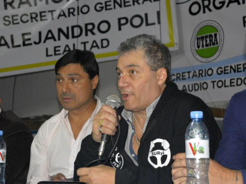 ”Cobran planes hace 12 años y ahora quieren echar a Macri desde la tribuna”