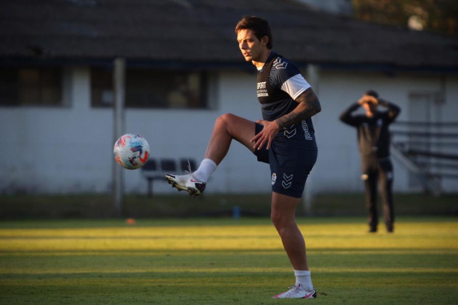 Gimnasia con el debut de un refuerzo juega su primer amistoso de la pretemporada
