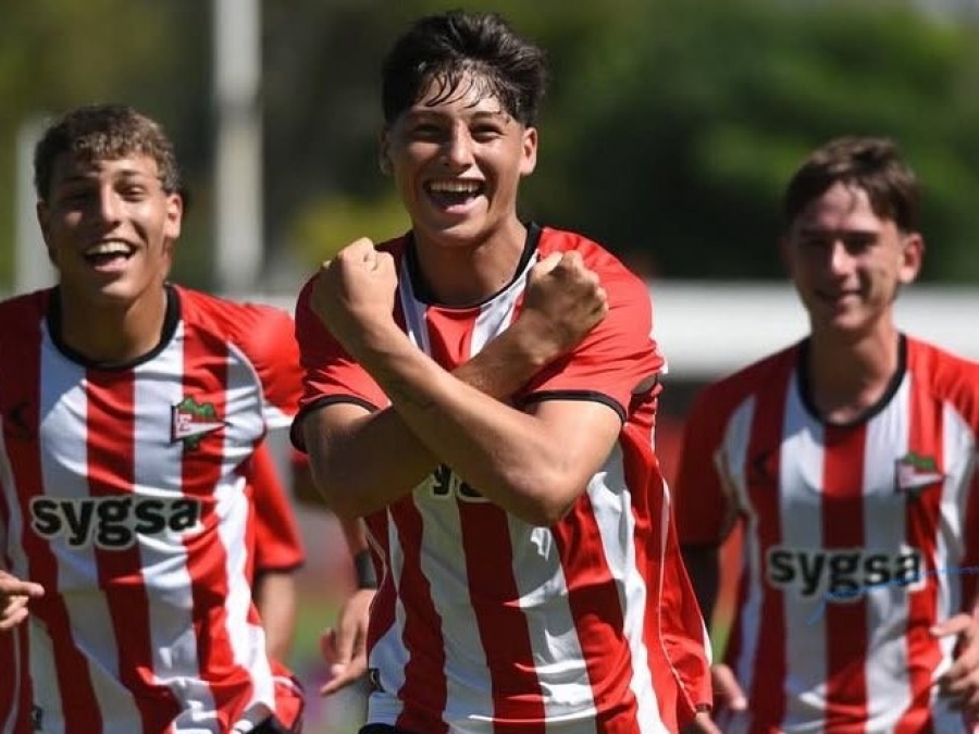 Llegó hace pocos meses al Pincha, la rompió en su categoría, se convirtió en profesional y podría debutar en primera