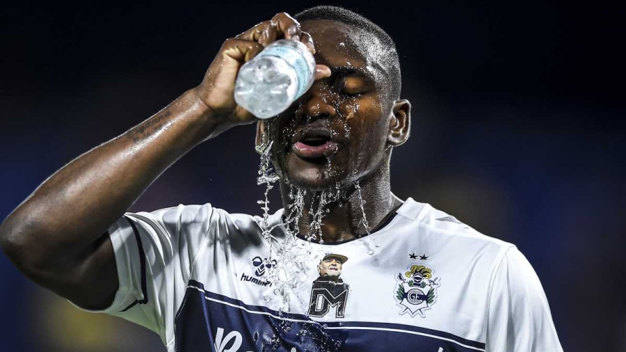 Carbonero se despidió de Gimnasia: ”Gracias a la hinchada por el cariño y por creer en mí”