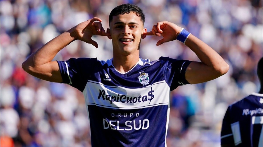 Gimnasia hizo oficial la salida de Ramón Sosa y en Córdoba le dieron la bienvenida