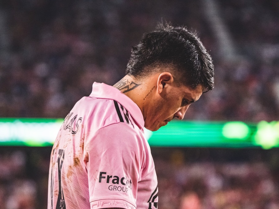 Es de los mejores pagos en el Pincha, no rindió, reconoció que intentó irse y tuvo que salir a pedir disculpas