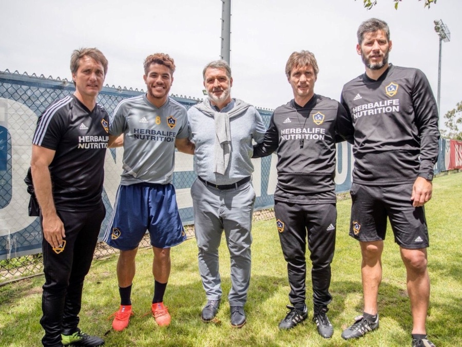 ¿Quién es el principal candidato a dirigir la reserva de Gimnasia y qué ex jugador albiazul será su ayudante?