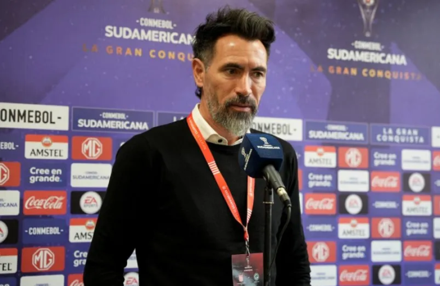 Eduardo Domínguez se mostró positivo para la vuelta: ”La llave está abierta y va a ser otra cosa en nuestro estadio”