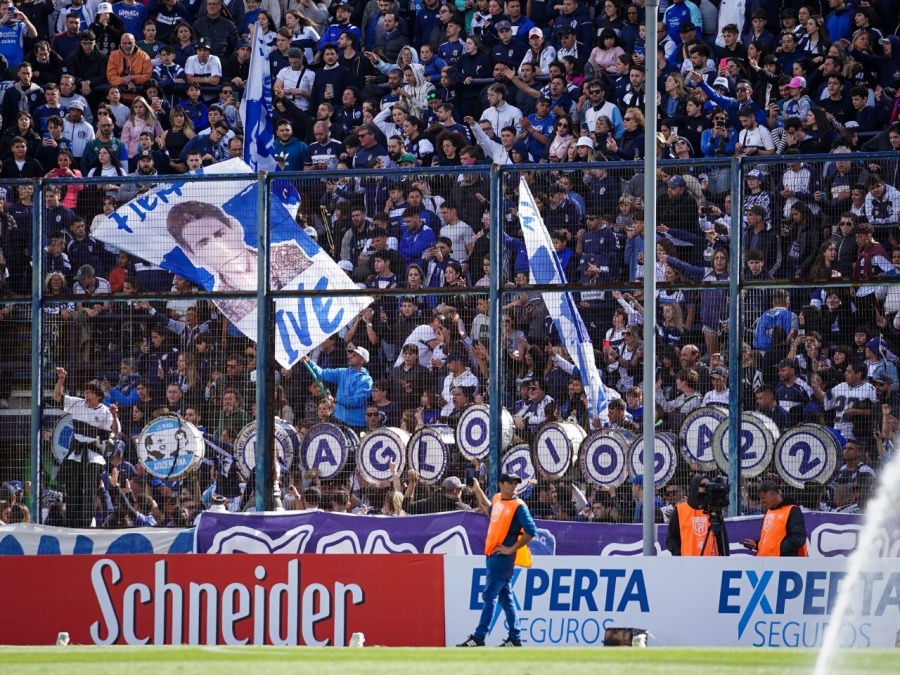 ¿Por qué se cambió el horario de Gimnasia-River y cuándo se jugará?