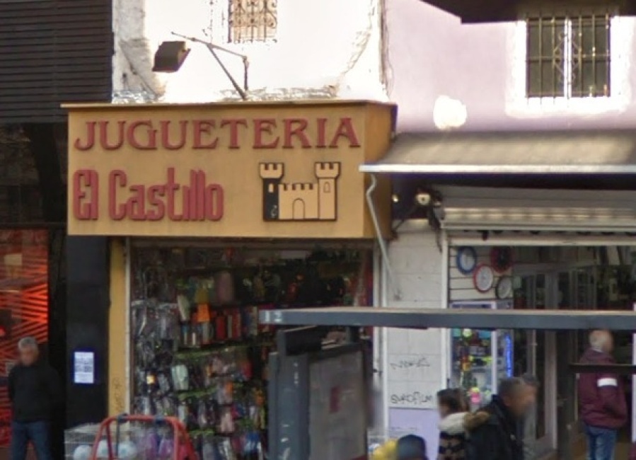 Robaron una juguetería en pleno centro platense