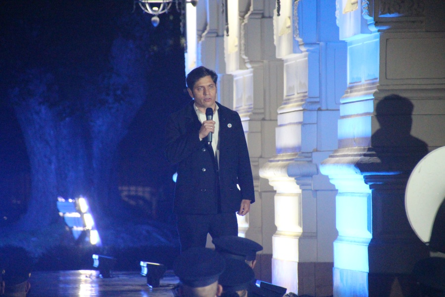 Kicillof encabezó un acto por el Día de la Independencia: ”En una etapa de resistencia, resalto la valentía del pueblo”