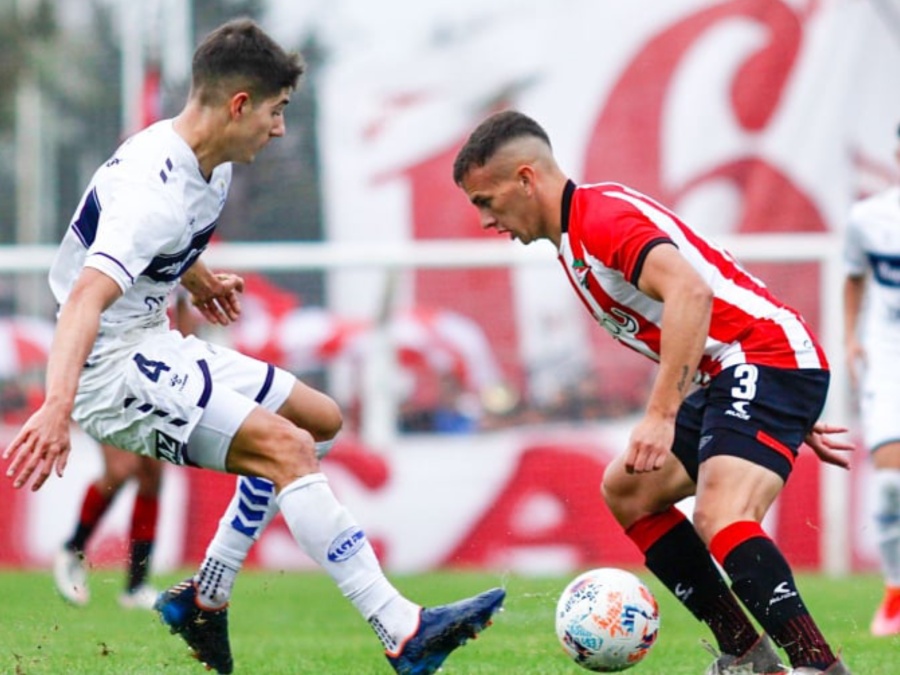 Un ex técnico de Gimnasia borró a un futbolista de Estudiantes