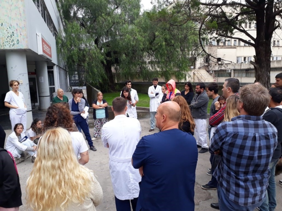 Arrancó el paro de 24 horas de los profesionales de la salud bonaerenses y habrá una caravana en La Plata