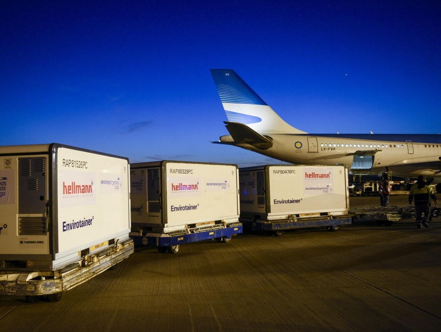 Llegaron 200 mil dosis de Cansino y se usarán para vacunar a las personas en situación de calle e inmigrantes