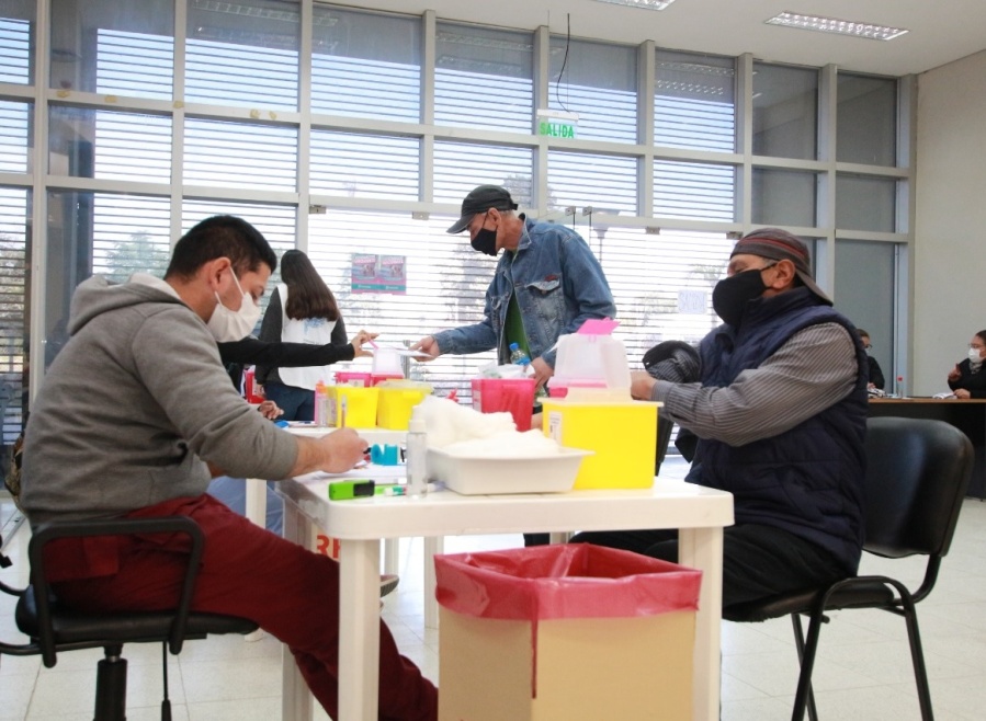 Comenzó la distribución de las 270.000 vacunas de AstraZeneca en la Provincia de Buenos Aires