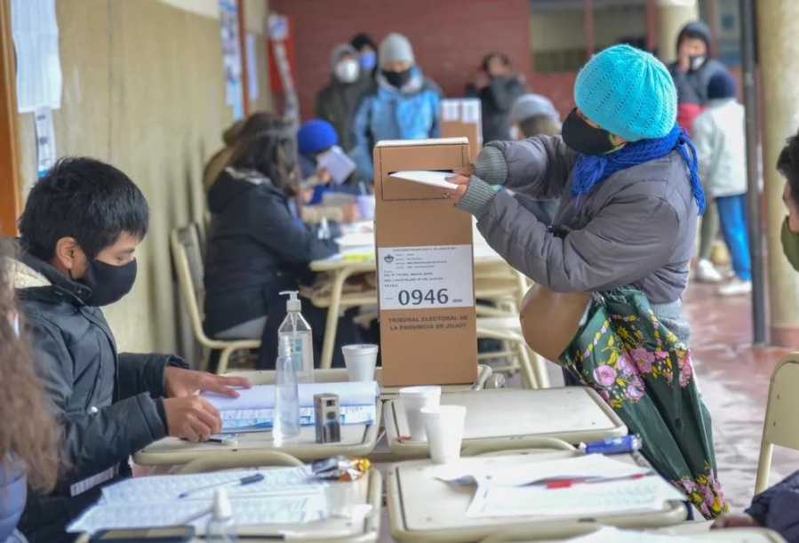La Justicia dio lugar a una cautelar y suspendió la ley de reelecciones indefinidas en la Provincia