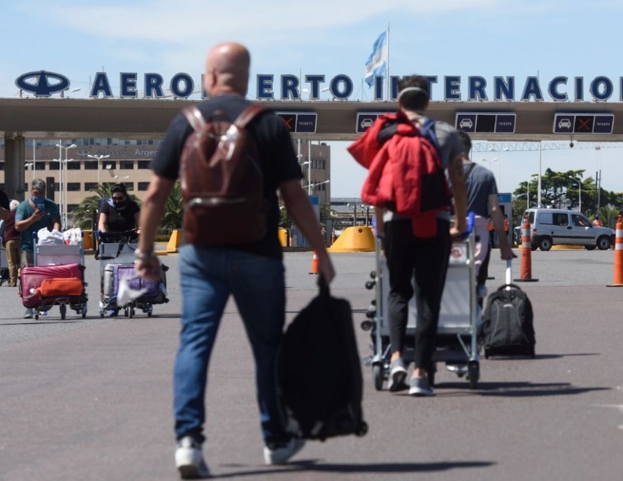 Ya rige la prohibición a las tarjetas de crédito para vender pasajes al exterior en cuotas