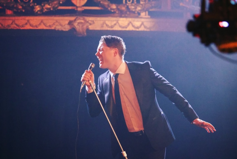 Emanero estrenó ”Mala mujer”, un merengue para bailar aunque duela