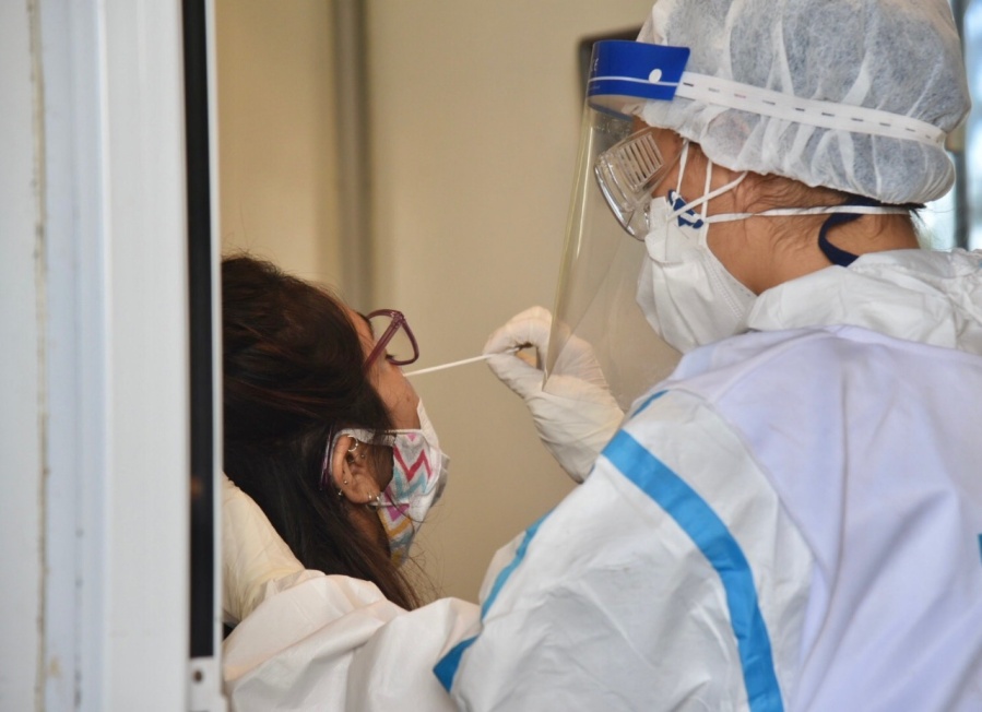 La Plata registró 155 contagios este miércoles y se mantiene el descenso en la curva de casos