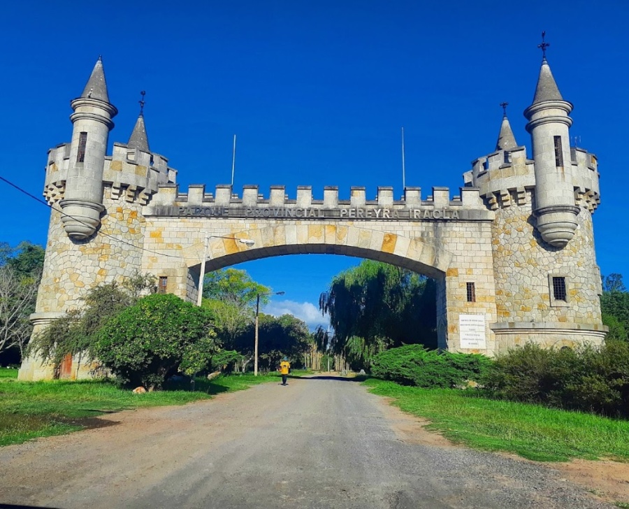 Con picanas y cuchillos, robaron violentamente a tres ciclistas en el Parque Pereyra Iraola