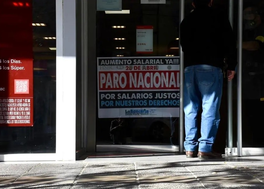 Rige el paro bancario en todo el país por la falta de acuerdo salarial